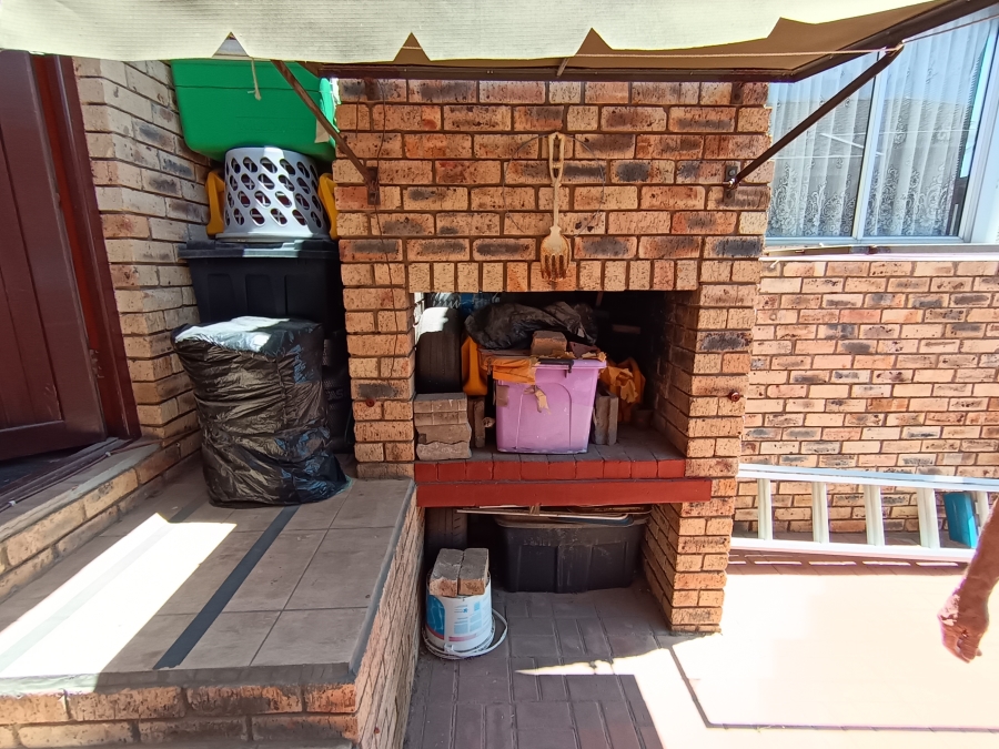 3 Bedroom Property for Sale in Jeffreys Bay Central Eastern Cape